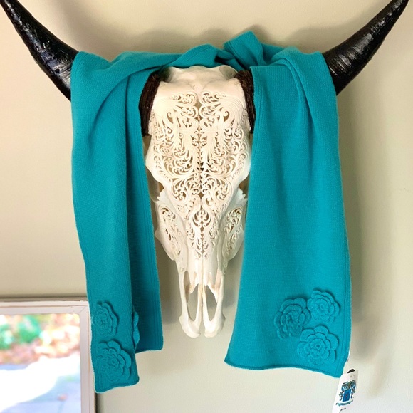 Portolano Accessories - New Portolano Cashmere Scarf With Floral Detail